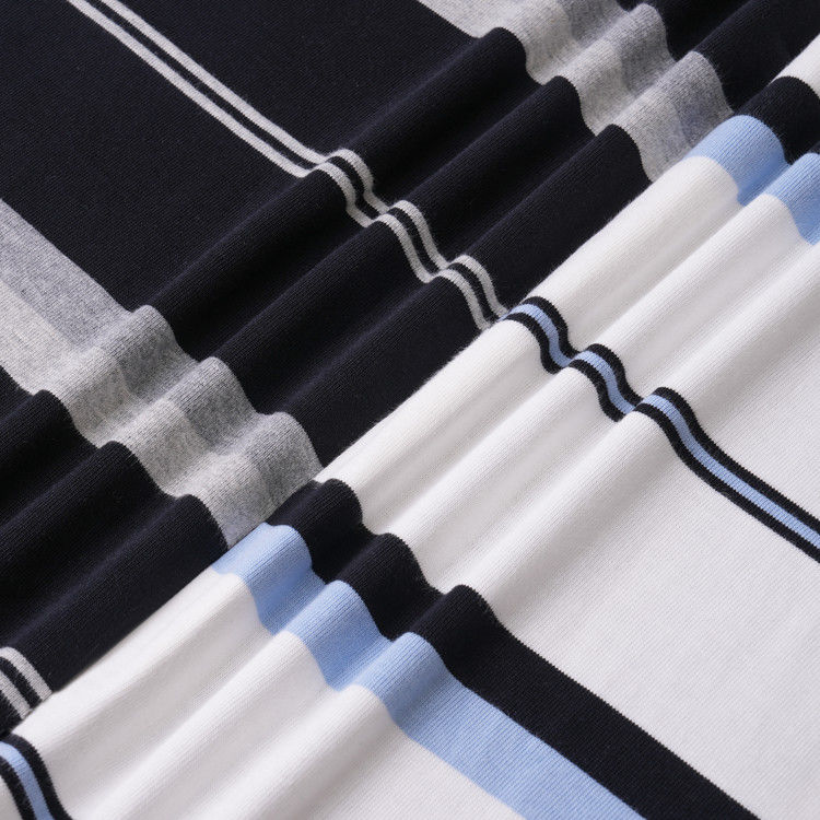 Hautfreundlich, bequem, atmungsaktiv, gut strukturiert, gefärbt, gestreifter Baumwollstoff für T-Shirts