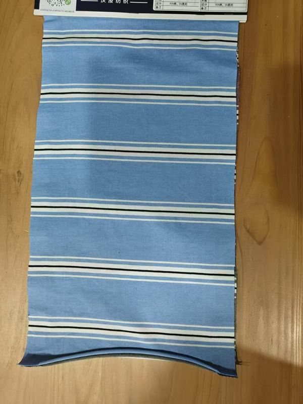 Atmungsaktive und schweißabsorbierende, hautfreundliche, komfortable, gestreifte Stoffe für T-Shirts