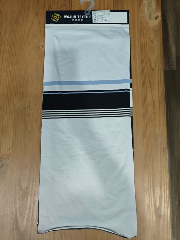 Umweltschonend und modisch und langlebig und weich gestreiftes Strickgewebe für den Freizeitgebrauch
