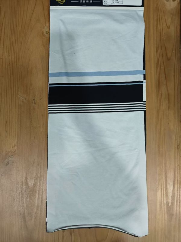 Umweltschonend und modisch und langlebig und weich gestreiftes Strickgewebe für den Freizeitgebrauch