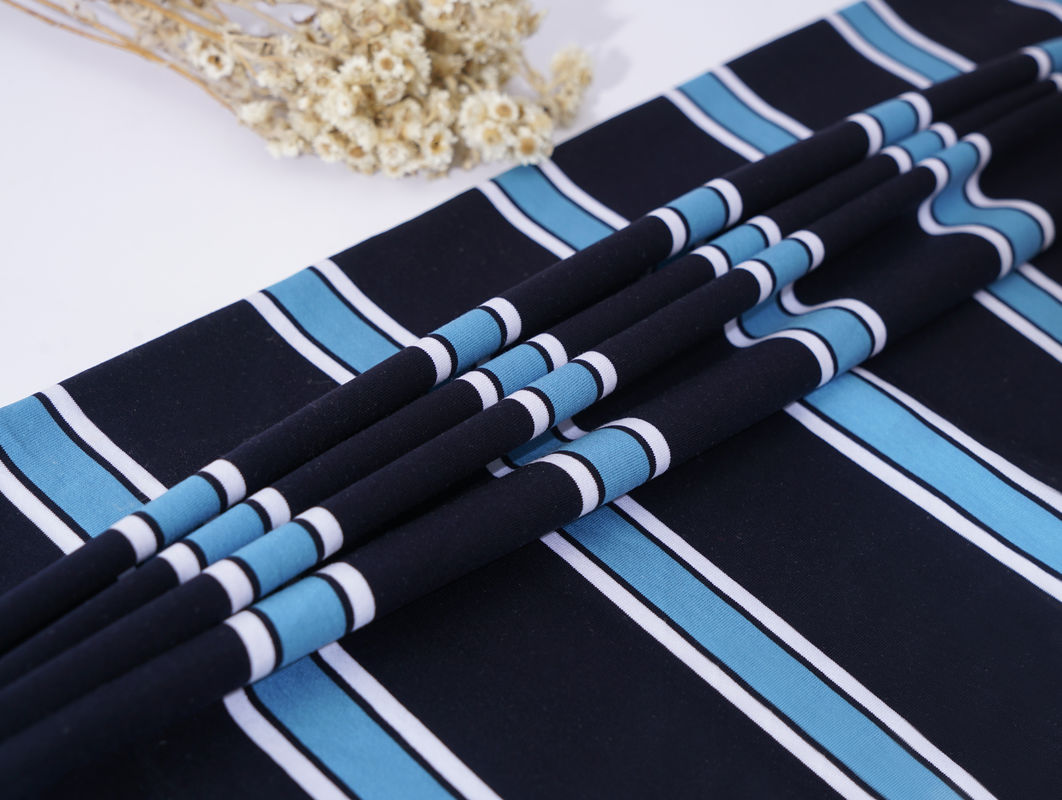 Hautfreundliches und gesundes, komfortables, hygroskopisch gestreiftes Strickgewebe für T-Shirts