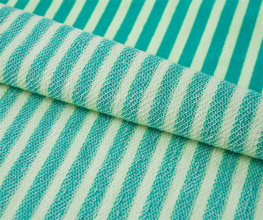 Gesundes und stilvolles natürliches, atmungsaktives und hautfreundliches gestreiftes Material für T-Shirts