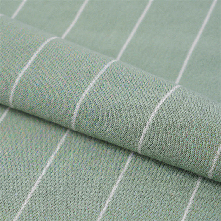 Hochwertiges, glattes und atmungsaktives, komfortables gestreiftes Strickgewebe für T-Shirts