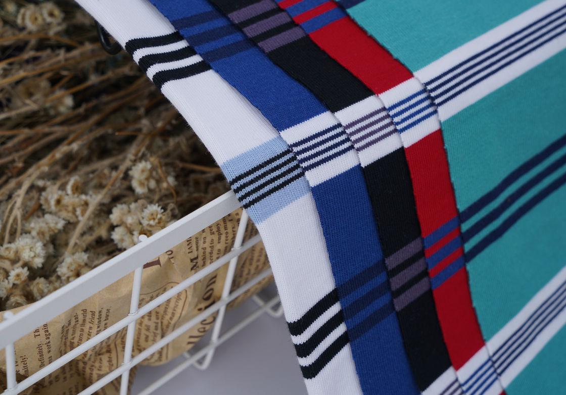Verschleißfest und hautfreundlich, bequem und atmungsaktiv, gestreiftes Strickgewebe für Freizeitkleidung