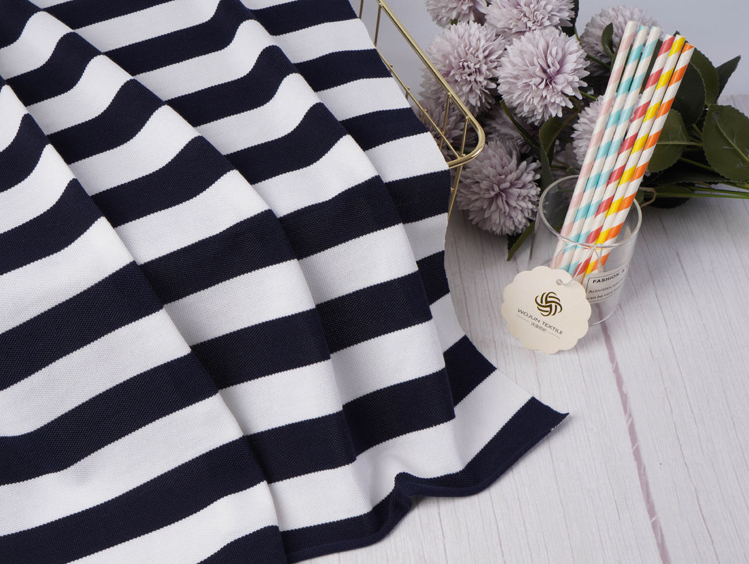 Natürliche und sehr faltenbeständige Farbfestigkeit Anti-Falten und knackige Version gestreiftes Strickgewebe für Polo-Shirt