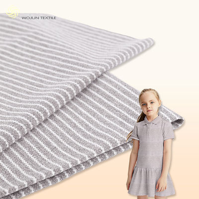 Atmungsfähiges Pique Strickgewebe, mehrfarbiges T-Shirt mit Frühlingsstreifen
