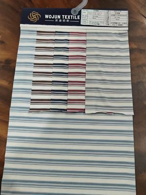 Ein guter Preis. High-End Weich und gesund Komfortable Textur gestreiftes Strickgewebe für Trainingsanzug Online