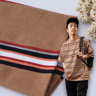 Hautfreundliches und luftdurchlässiges, feuchtabsorbierendes gestreiftes Strickgewebe für den Freizeitgebrauch