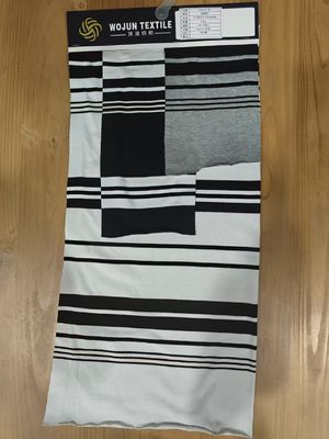 Modisches, Hautfreundliches, Bequemes und Weiches gestreiftes Material für T-Shirts