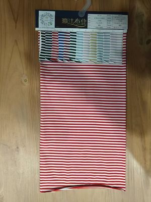 Ein guter Preis. Weiches und Hautfreundliches, komfortables gestreiftes Material für T-Shirts Online