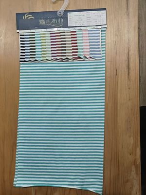 Einfach zu pflegen und langlebig und hautfreundlich gestreiftes Strickgewebe für T-Shirts
