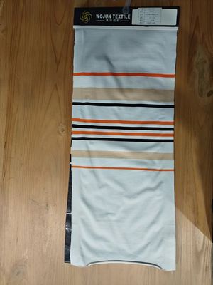 Atmungsaktive und komfortable und hautfreundliche gestreifte Strickstoffe für T-Shirts