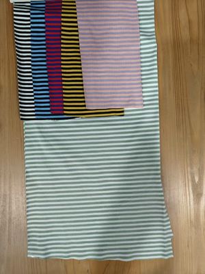 Komfortabel und hygroskopisch weich, langlebig gestreiftes Strickgewebe für T-Shirts