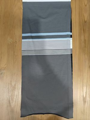Umweltschonend und modisch und langlebig und weich gestreiftes Strickgewebe für den Freizeitgebrauch