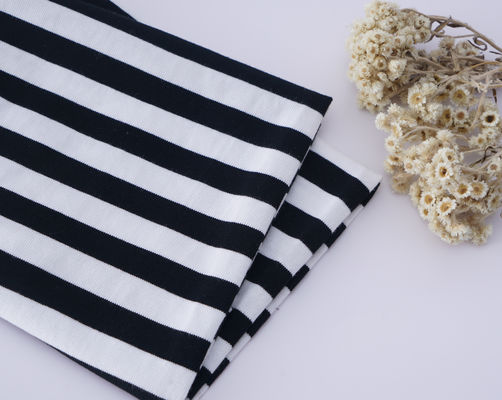 Komfortable, gestreifte Stoffe, die nicht leicht zu verformen sind