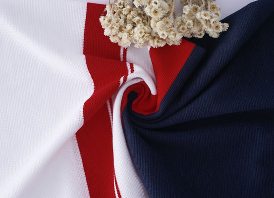 Atmungsaktive und natürliche, bequeme gestreifte Strickstoffe für den Freizeitgebrauch