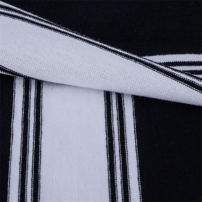 Hautfreundliches, bequemes und atmungsaktives gestreiftes Strickgewebe für den Freizeitgebrauch