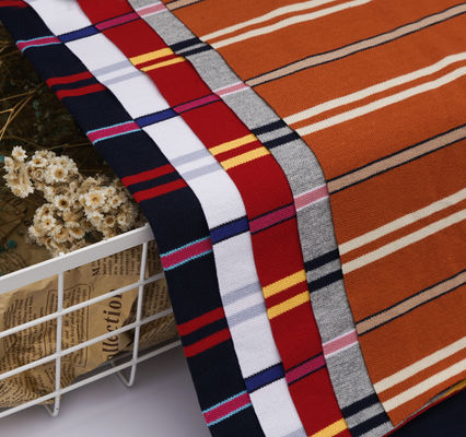 Ein guter Preis. Steif und klar, gute Textur und reines Baumwollstrichgewebe für das Polo-Shirt Online