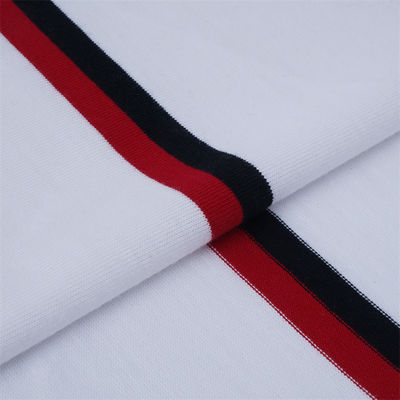 Ein guter Preis. Hochwertiges und nicht leicht zu verformendes, atmungsaktives und erfrischendes gestreiftes Strickgewebe für ein Polo-Shirt Online