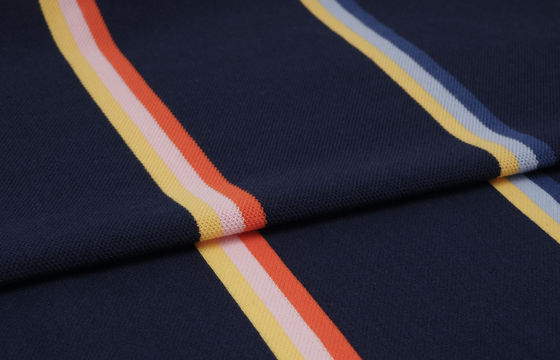 Komfortable und natürliche Hautfreundliche gesunde gestreifte Strickstoffe für T-Shirts