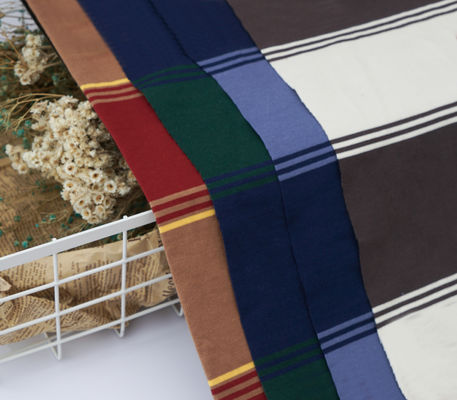 Komfortabel und mit guter Textur gesund weich gestreiftes Strickgewebe für T-Shirt