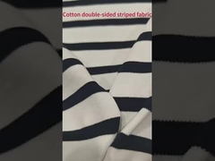 Komfortable und gesunde, hautfreundliche gestreifte Strickstoffe für den Freizeitgebrauch